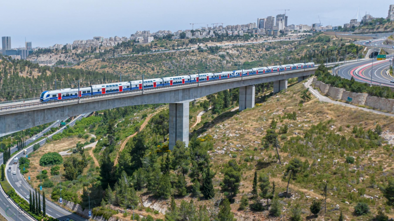 הרכבת מגיעה לחריש